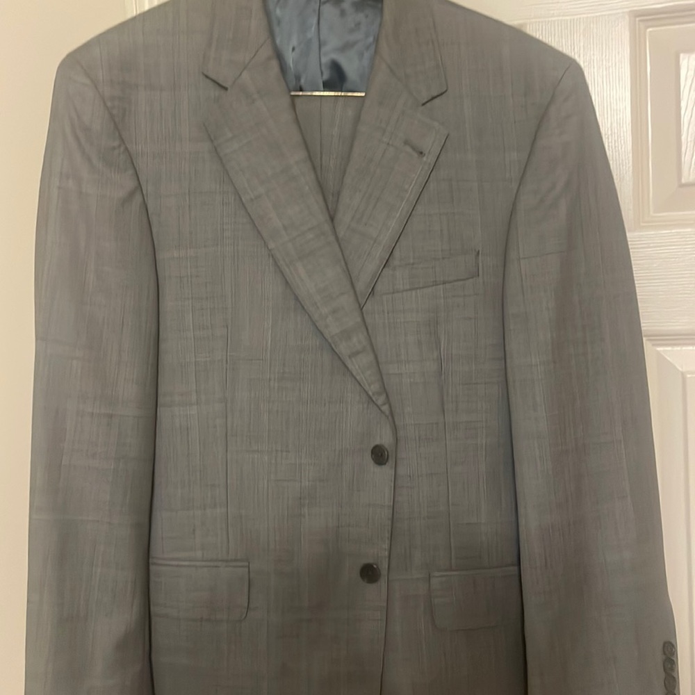 Gray plaid men’s suit